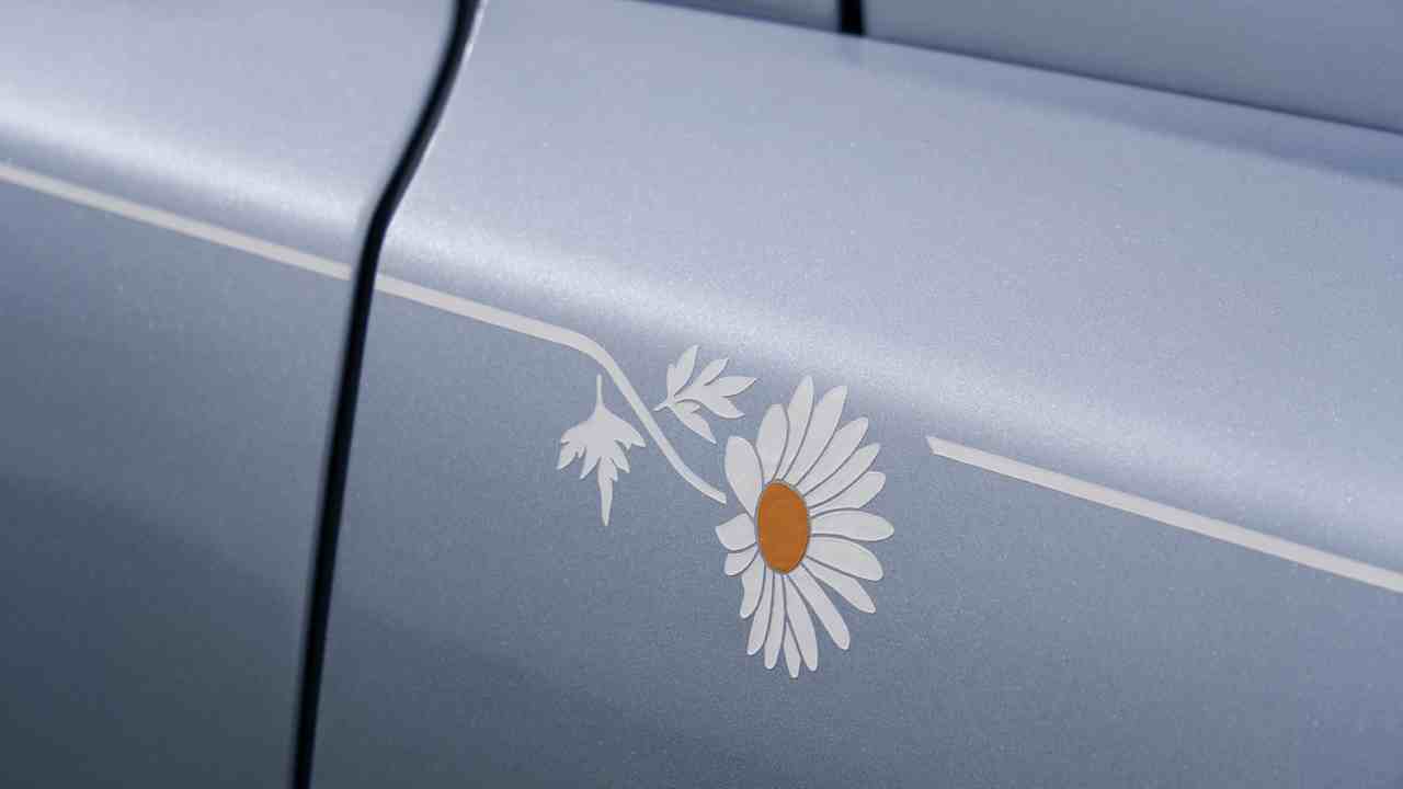 rolls-royce cullinan daisy papatya tasarımı