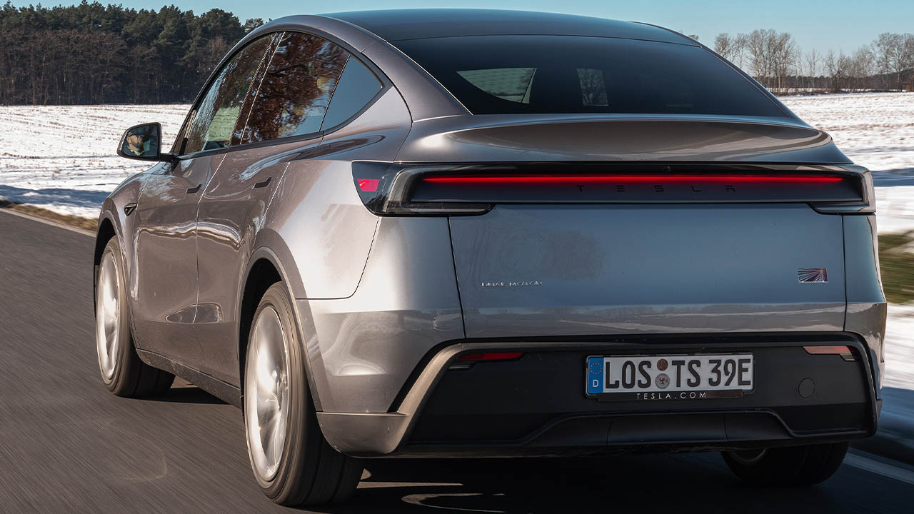 Tesla uygun fiyatlı model y ertelendi