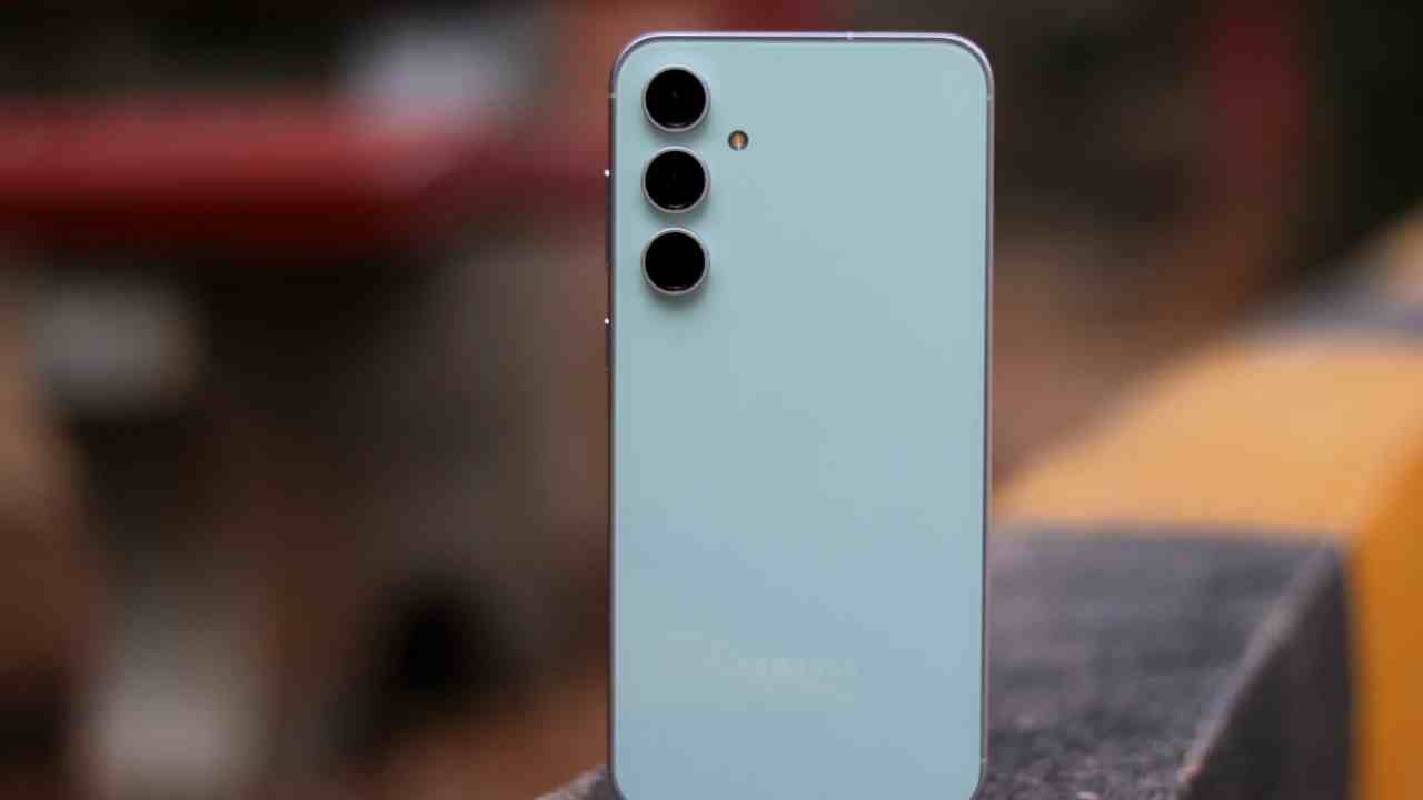 Samsung Galaxy S22 ve S23 FE One UI 7 güncelleme