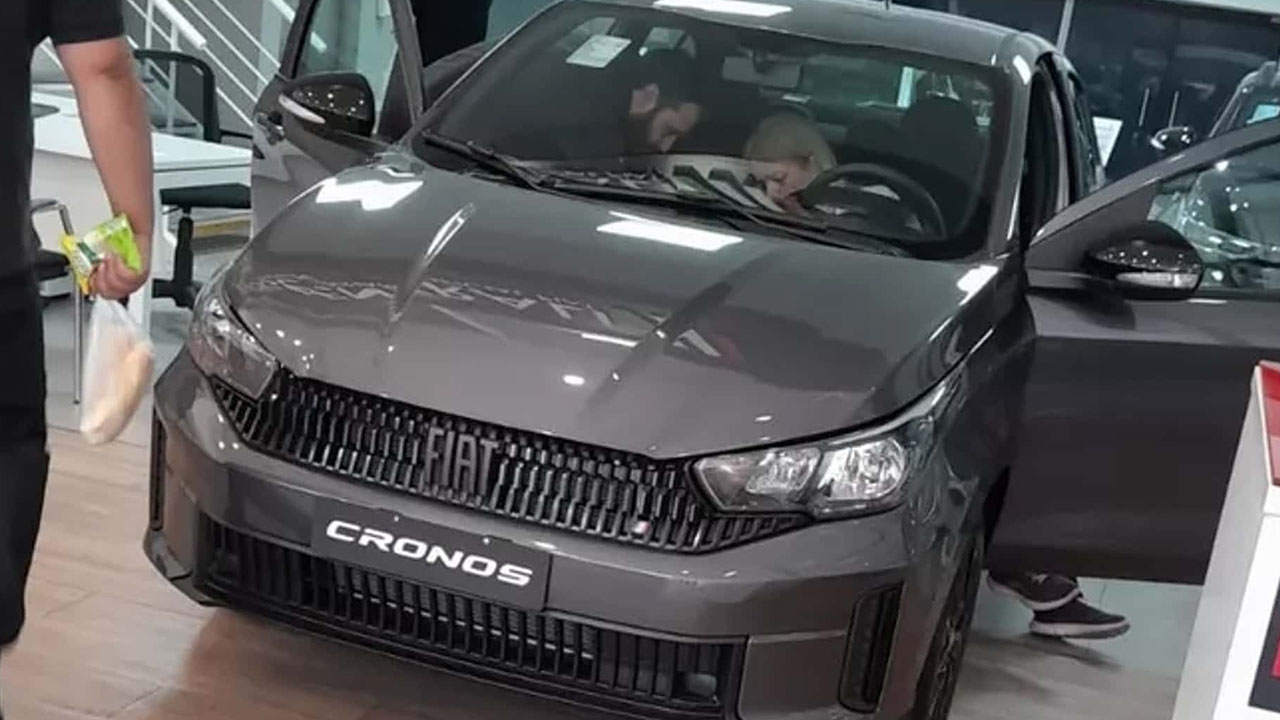 Fiat Cronos 