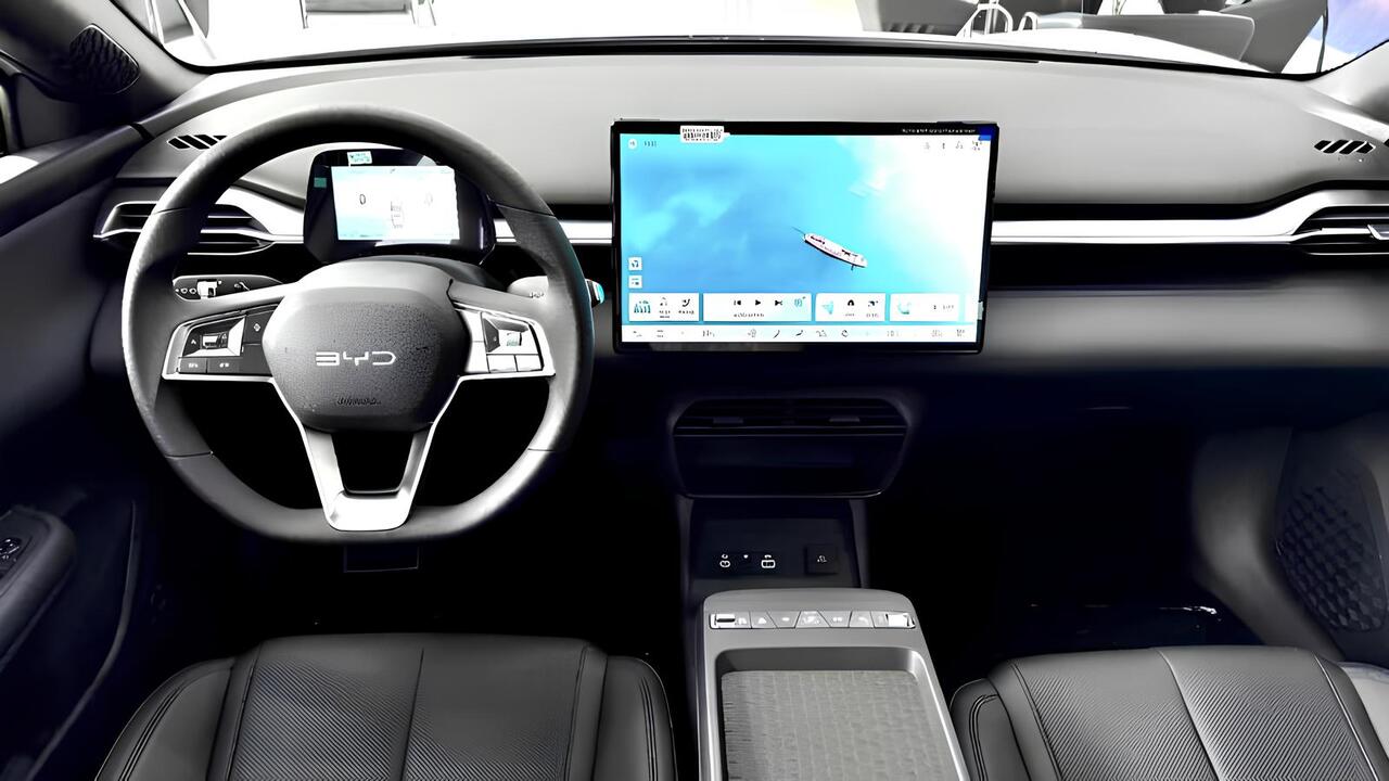 BYD e7