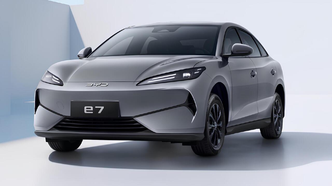 BYD e7